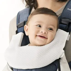 瑞典BabyBjorn Carrier One 專用圍兜